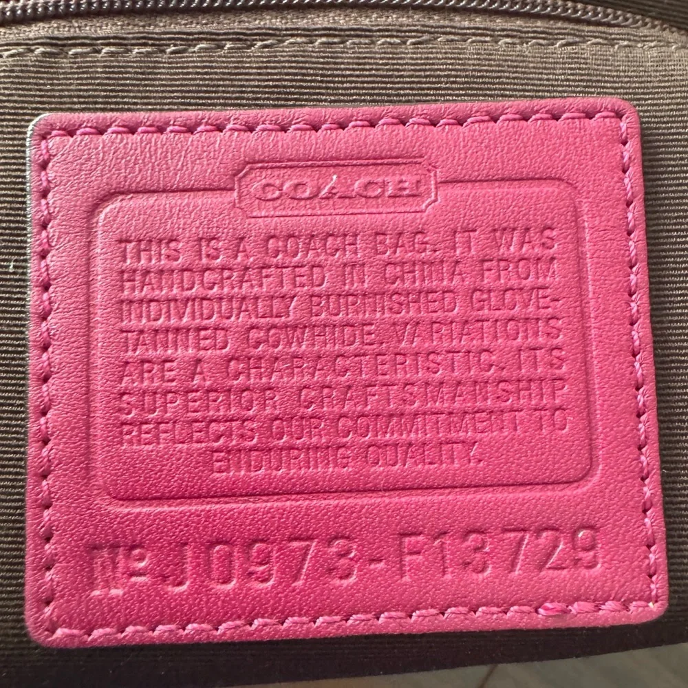 Hot Pink Vintage Y2K COACH Soho Shoulder Bag - Picture 5 of 10